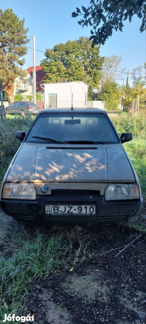 Eladó skoda favorit