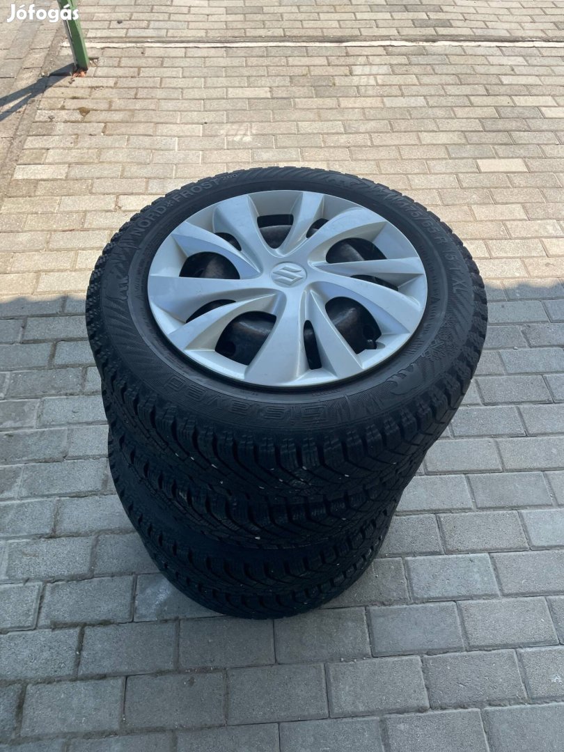 Eladó suzuki swift 4x100 r15 felni garnitúra