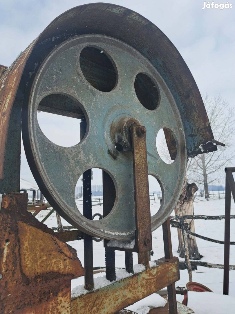 Eladó szalagfürész