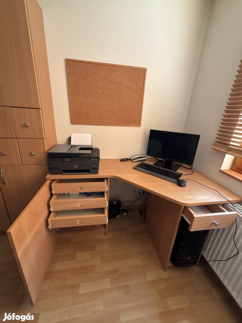 Eladó számítógép asztal