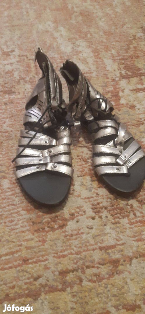 Eladó szandál!