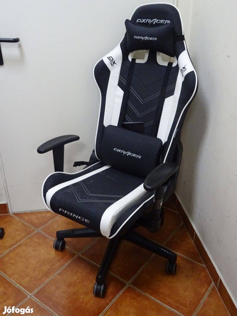 Eladó szép állapotban Dxracer  L fekete-fehér gamer szék