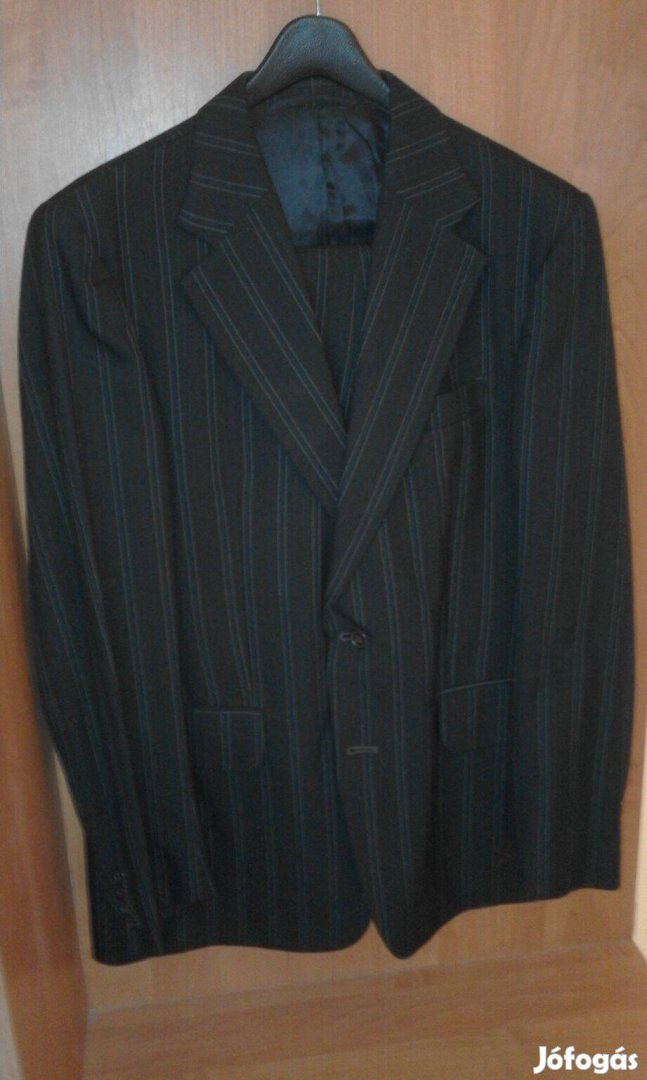 Eladó szép férfi öltöny