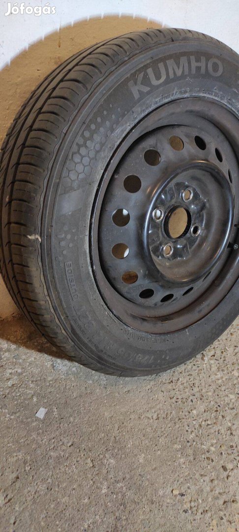 Eladó szett: 4 db Kumho nyári gumi lemezfelnin