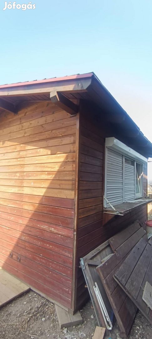 Eladó szigetelt faház