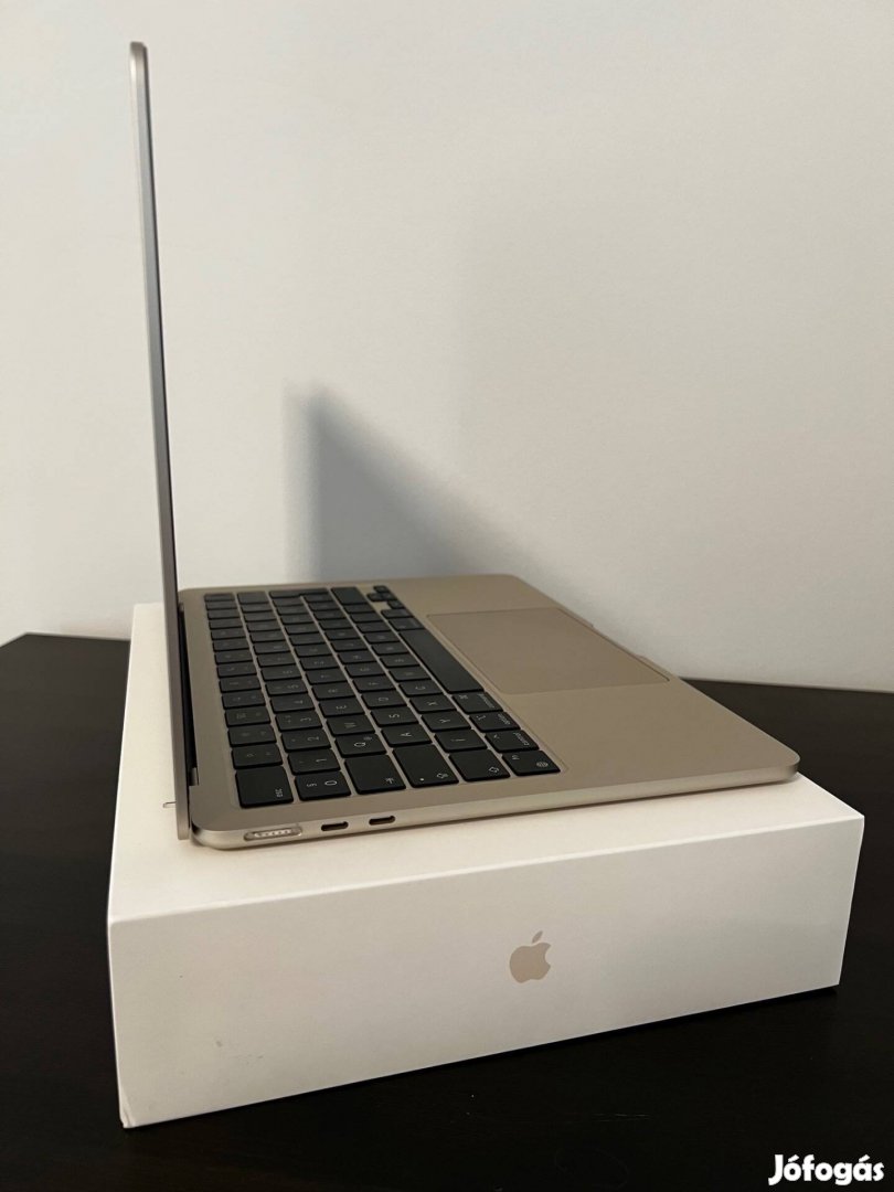 Eladó szinte új állapotú, hibátlan Macbook Air M2 (2022)