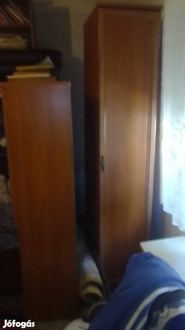 Eladó szoba szekrény olcsón.