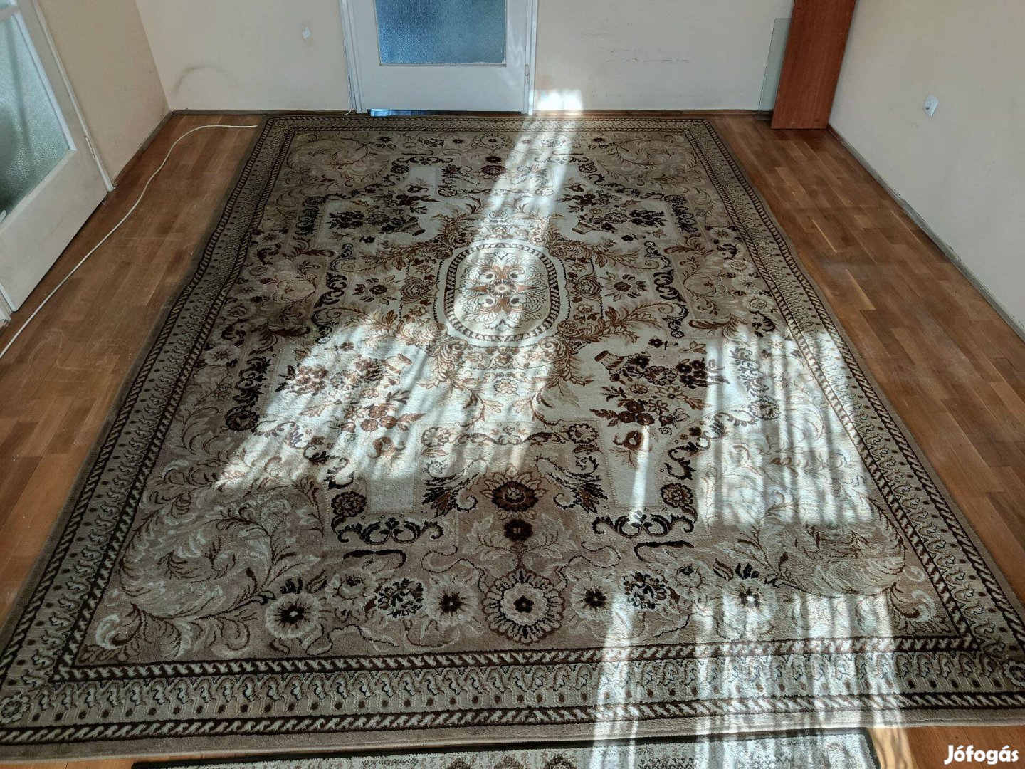 Eladó szőnyeg szett