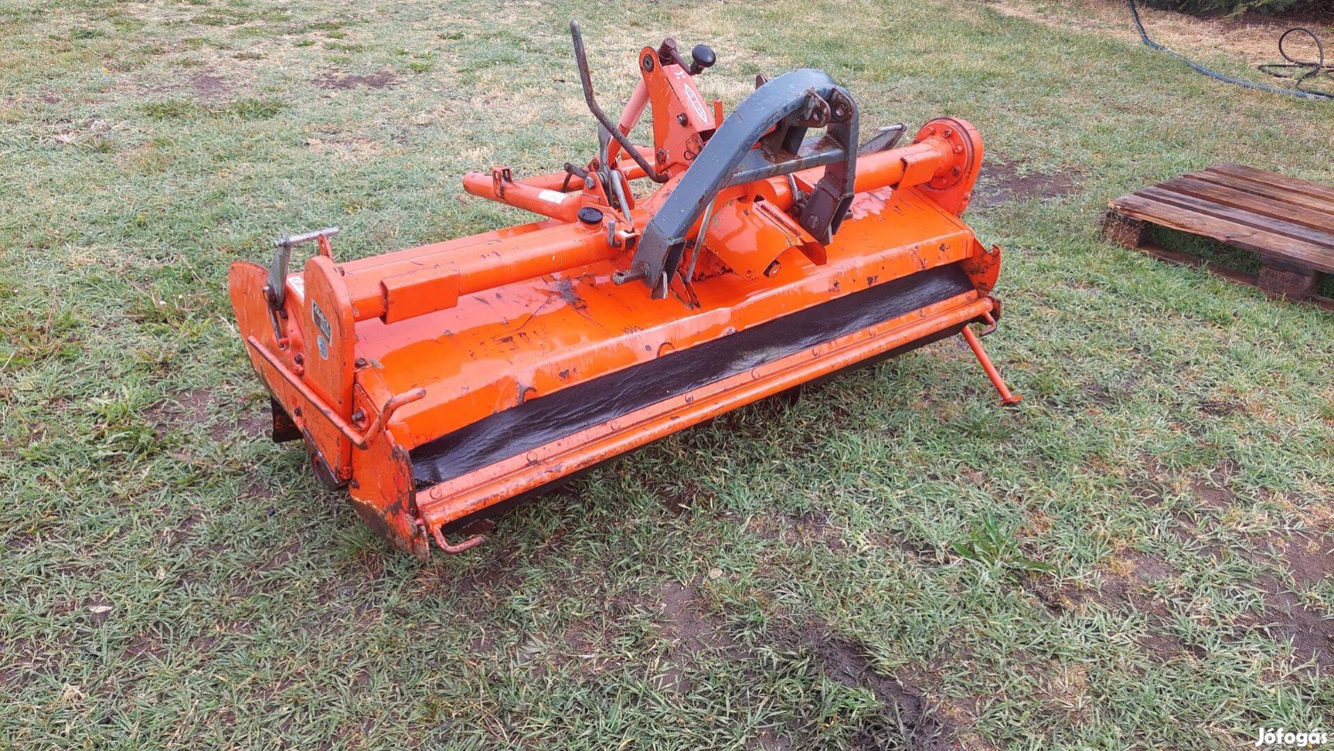 Eladó talajmaró NR 1400X forgásirány váltós