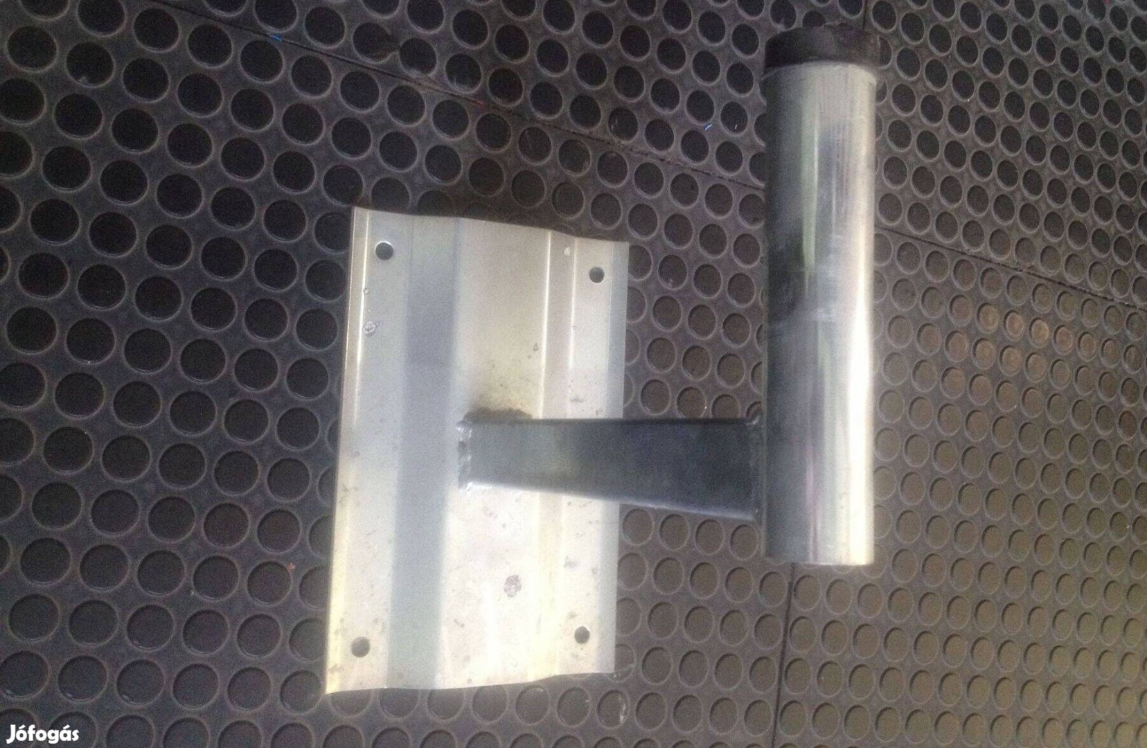 Eladó talpas falitartó konzol /Antenna/ 30 cm-es!