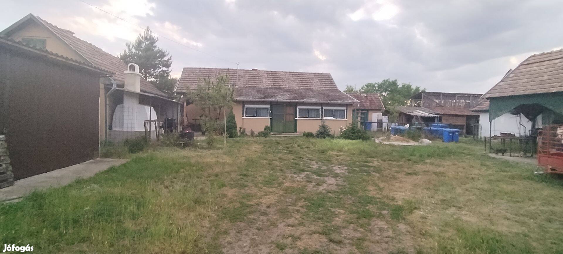 Eladó tanya Debrecen-Nagycsere