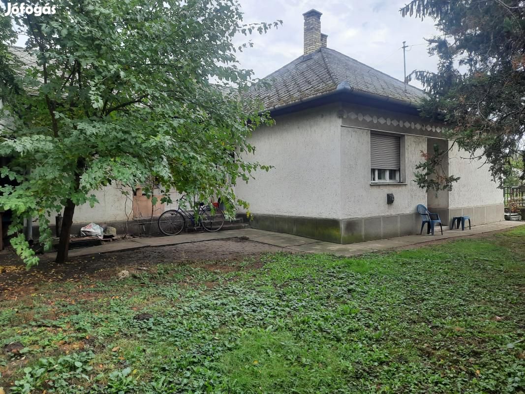 Eladó tarnazsadányi családiház