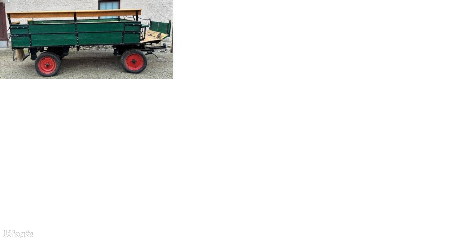 Eladó társas kocsi