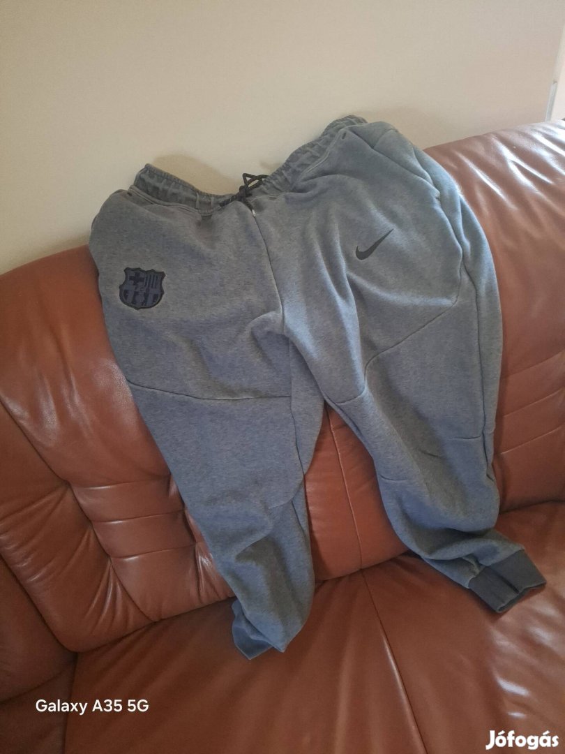 Eladó tech fleece 