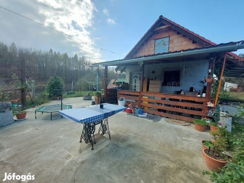 Eladó tégla ház Komlón! Gadányi-tavaknál.