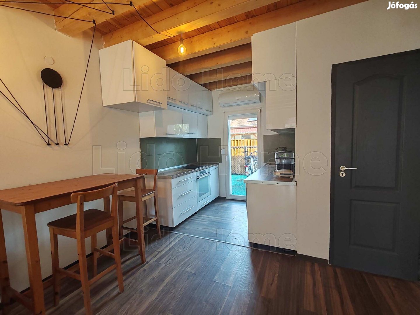 Eladó téglalakás Balatonkeresztúron!