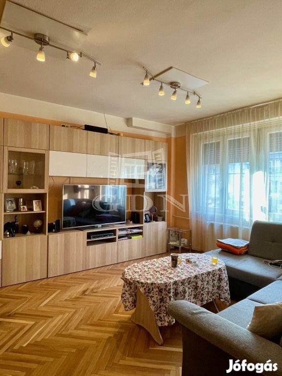 Eladó téglalakás Budapest XI. kerület, 4 szobás lakás Újbuda szívében