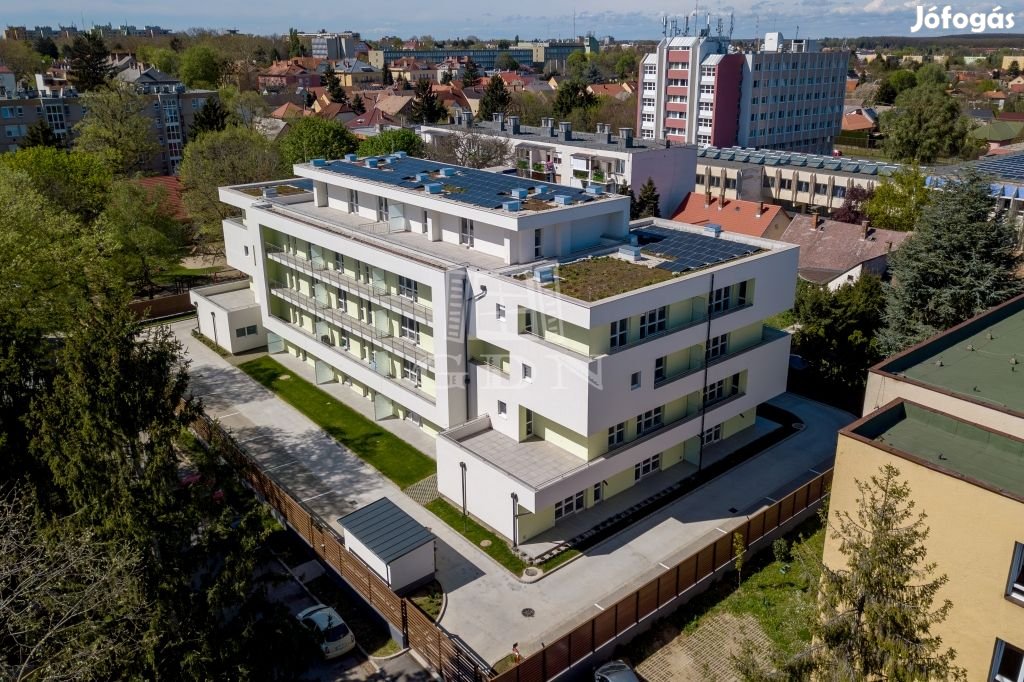 Eladó téglalakás Kaposvár, Nívós belvárosi újépítésű lakás
