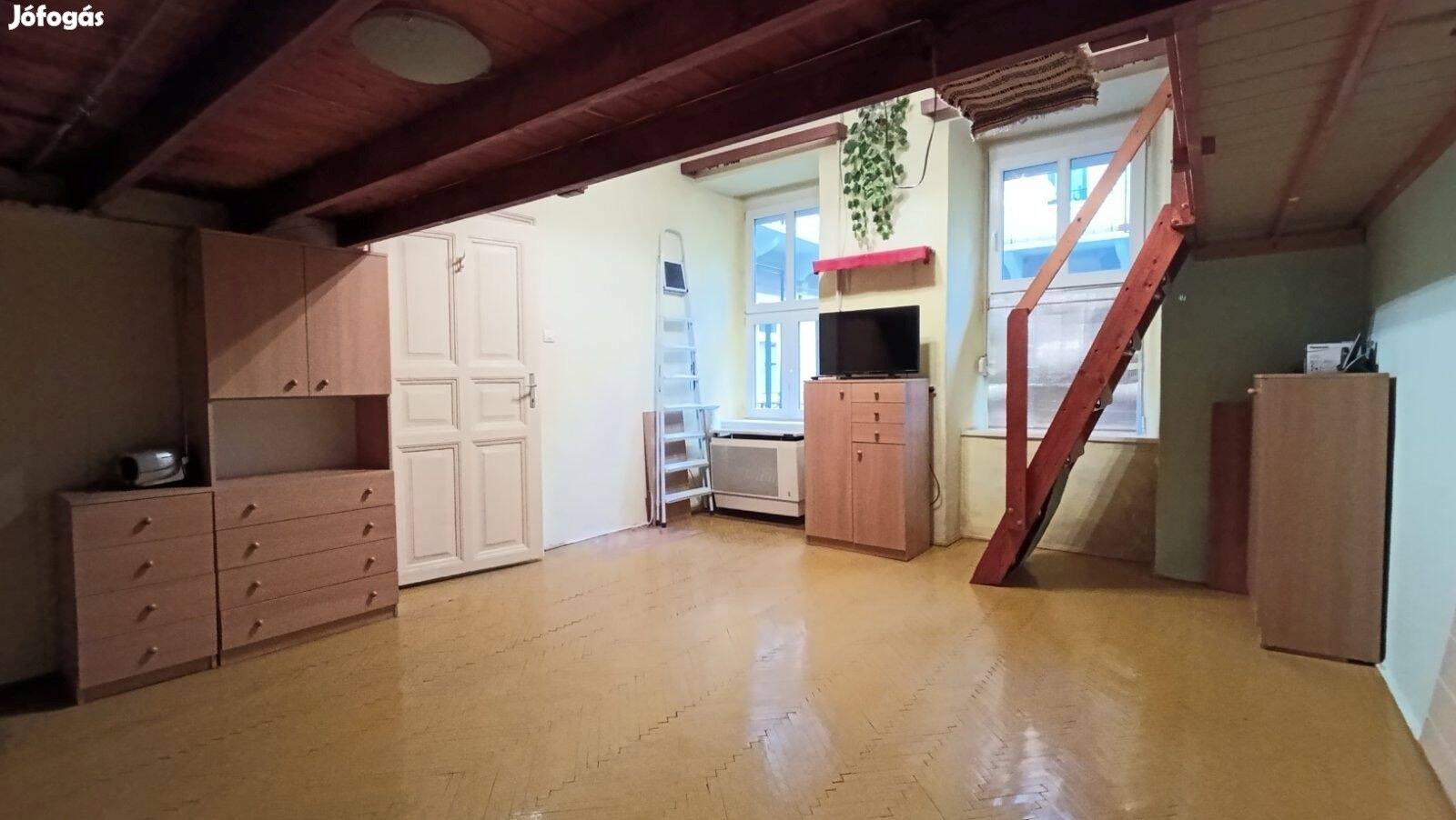 Eladó téglalakás, IX. kerület