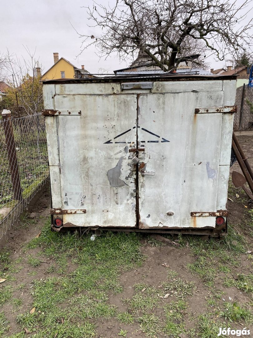 Elado teherauto felépitmény., 