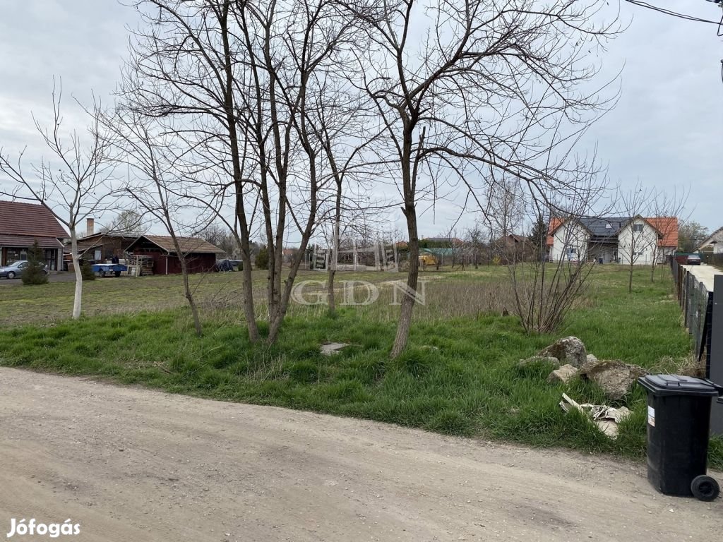 Eladó telek Gyömrő, Dózsa György út közelében