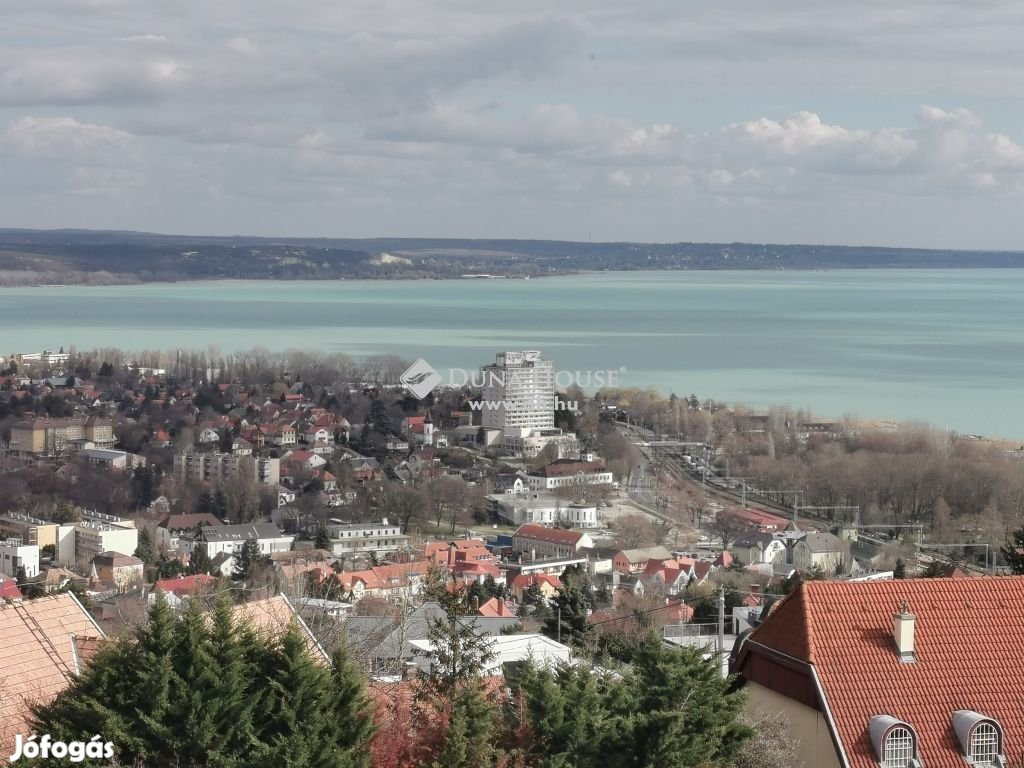 Eladó telek, Balatonalmádi