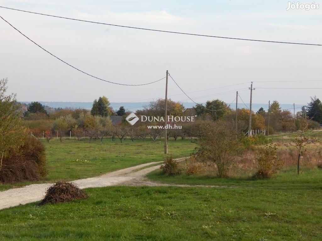 Eladó telek, Balatonkenese