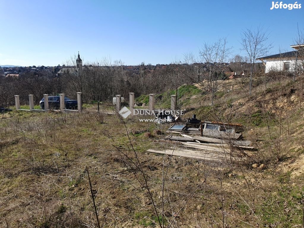 Eladó telek  Kerepesen Panorámás csendes helyen