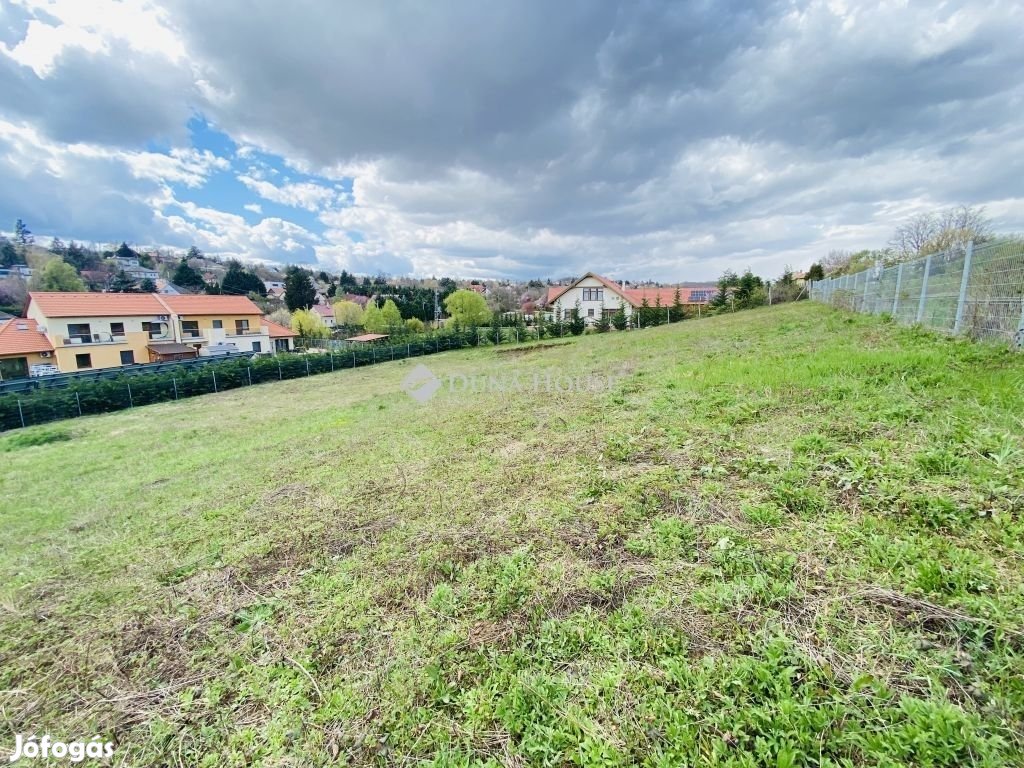 Eladó telek, Törökbálint