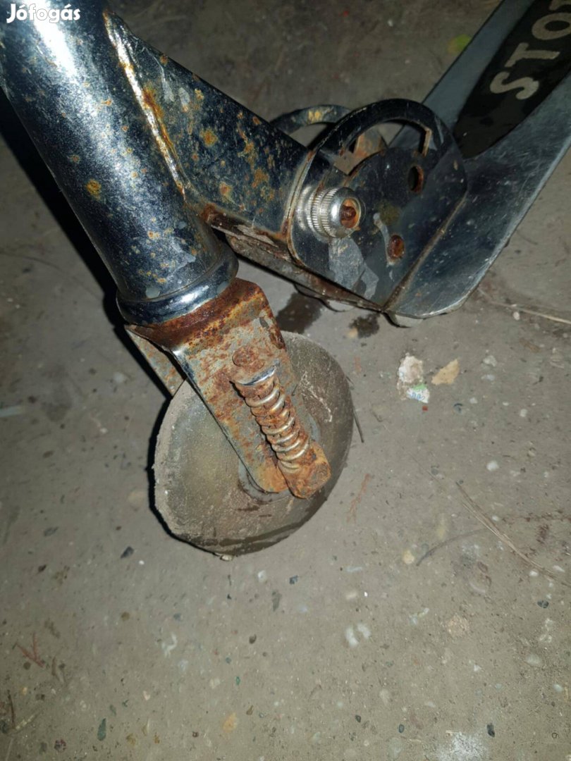 Eladó teleszkópos roller Storm