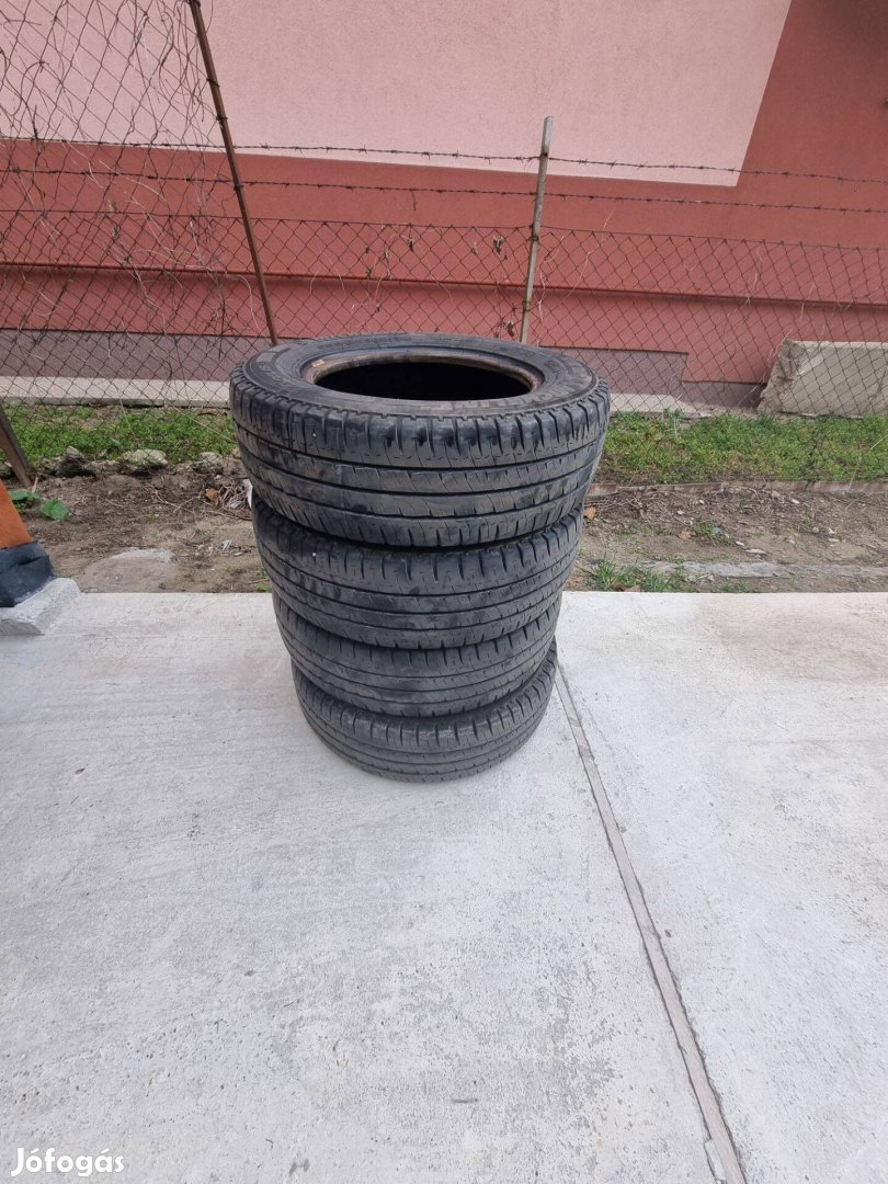 Eladó téli autogumi 195/70 R 15 C