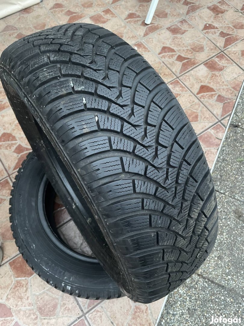 Eladó téli gumi 215/60R17 