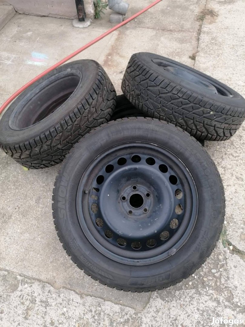 Eladó téli gumi, lemezfelnivel együtt-Sebring 215/60R17 96H-Opel Mokka