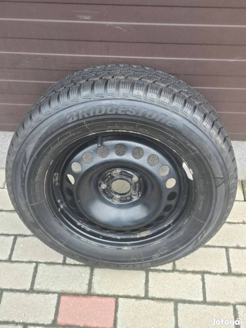 Eladó téli gumi felnivel