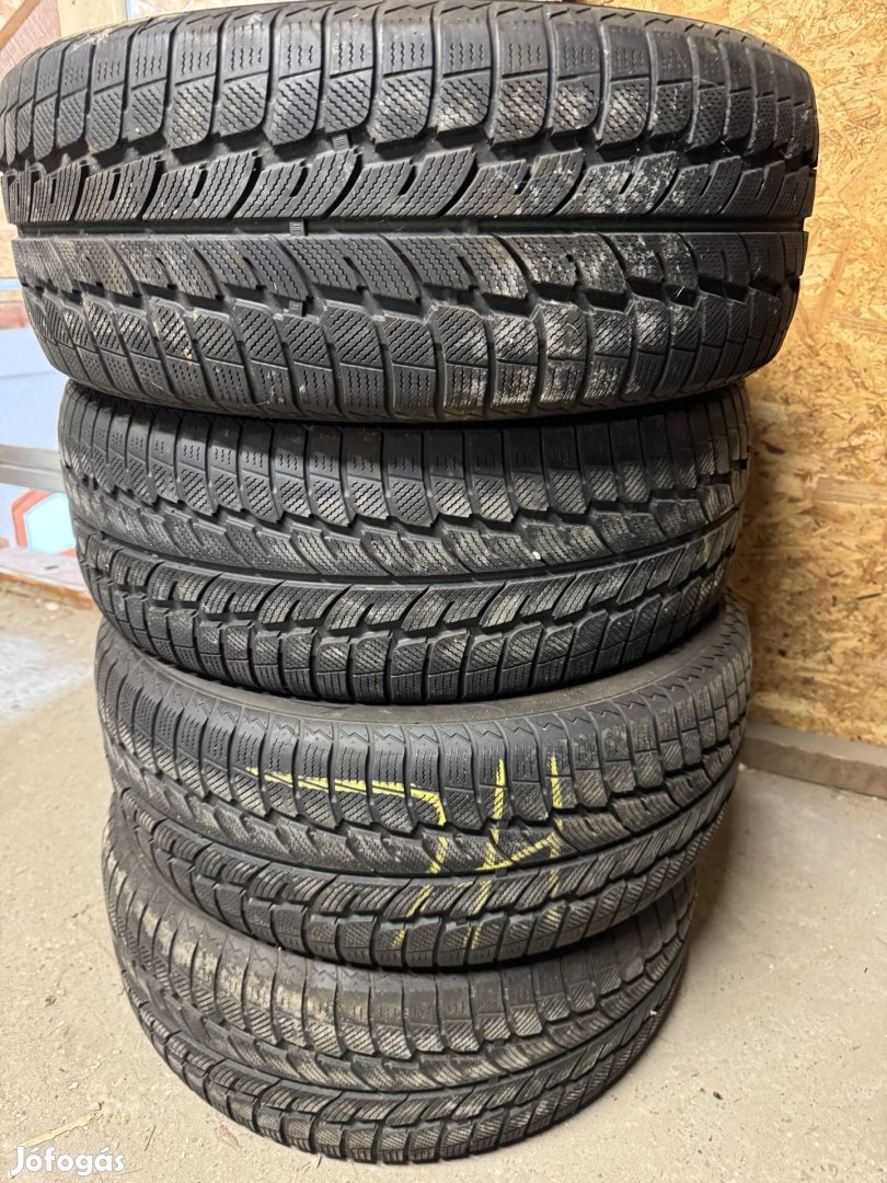 Eladó téli gumi garnitúra 205/55r16