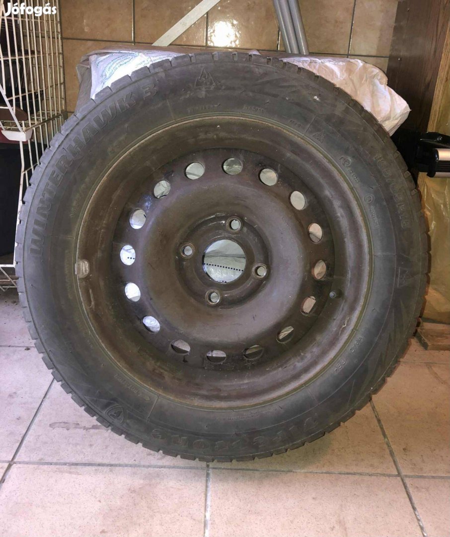 Eladó téli gumiabroncs 4db felnivel Nissan almera