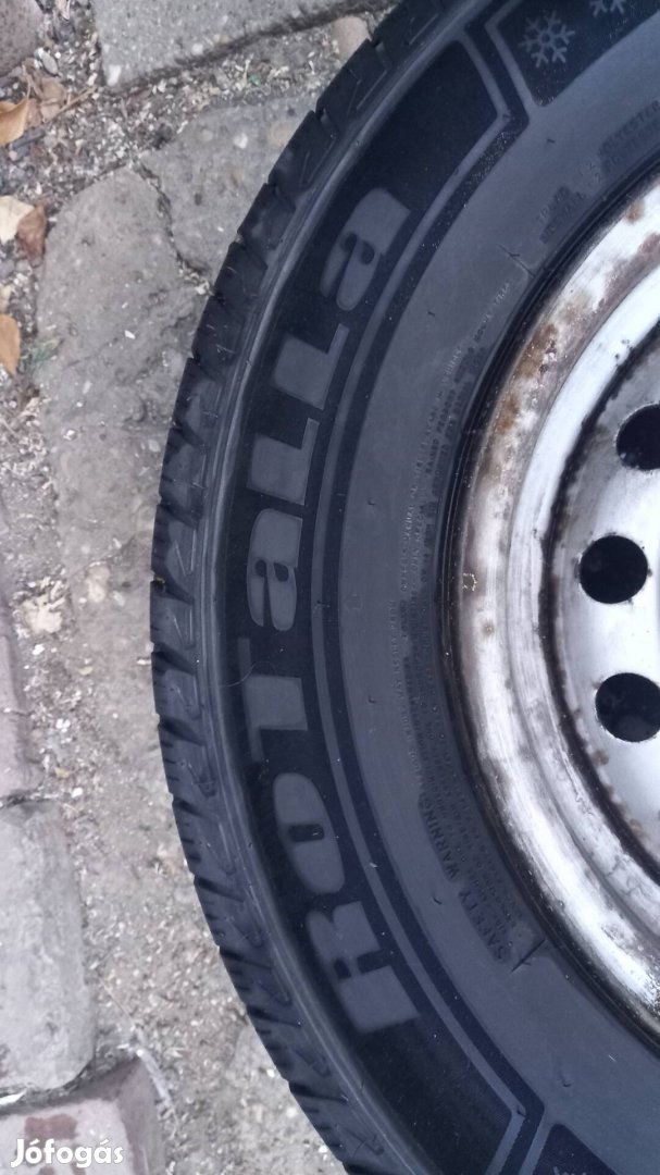 Eladó téli gumik 