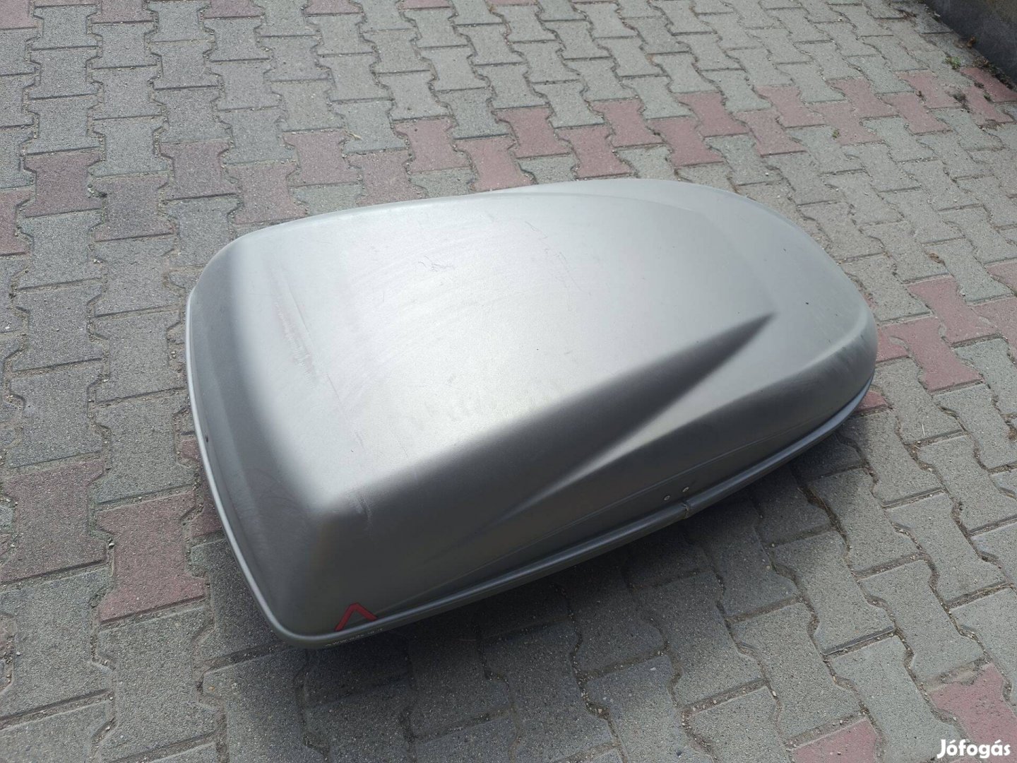 Eladó tetőbox