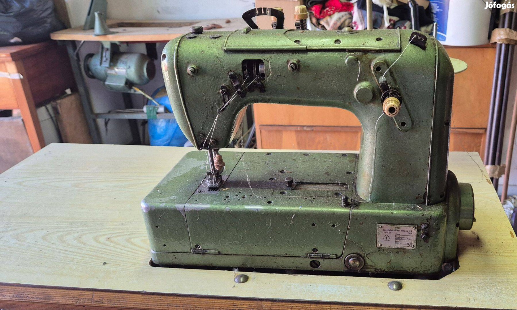 Eladó textima ipari fedőző varrógép