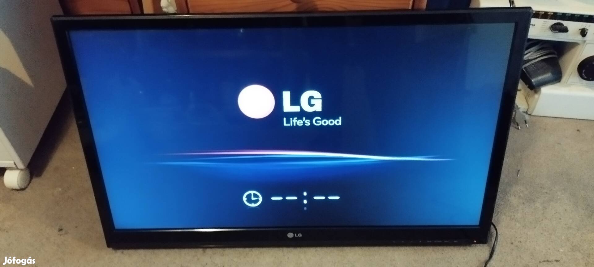 Eladó több fajta tv