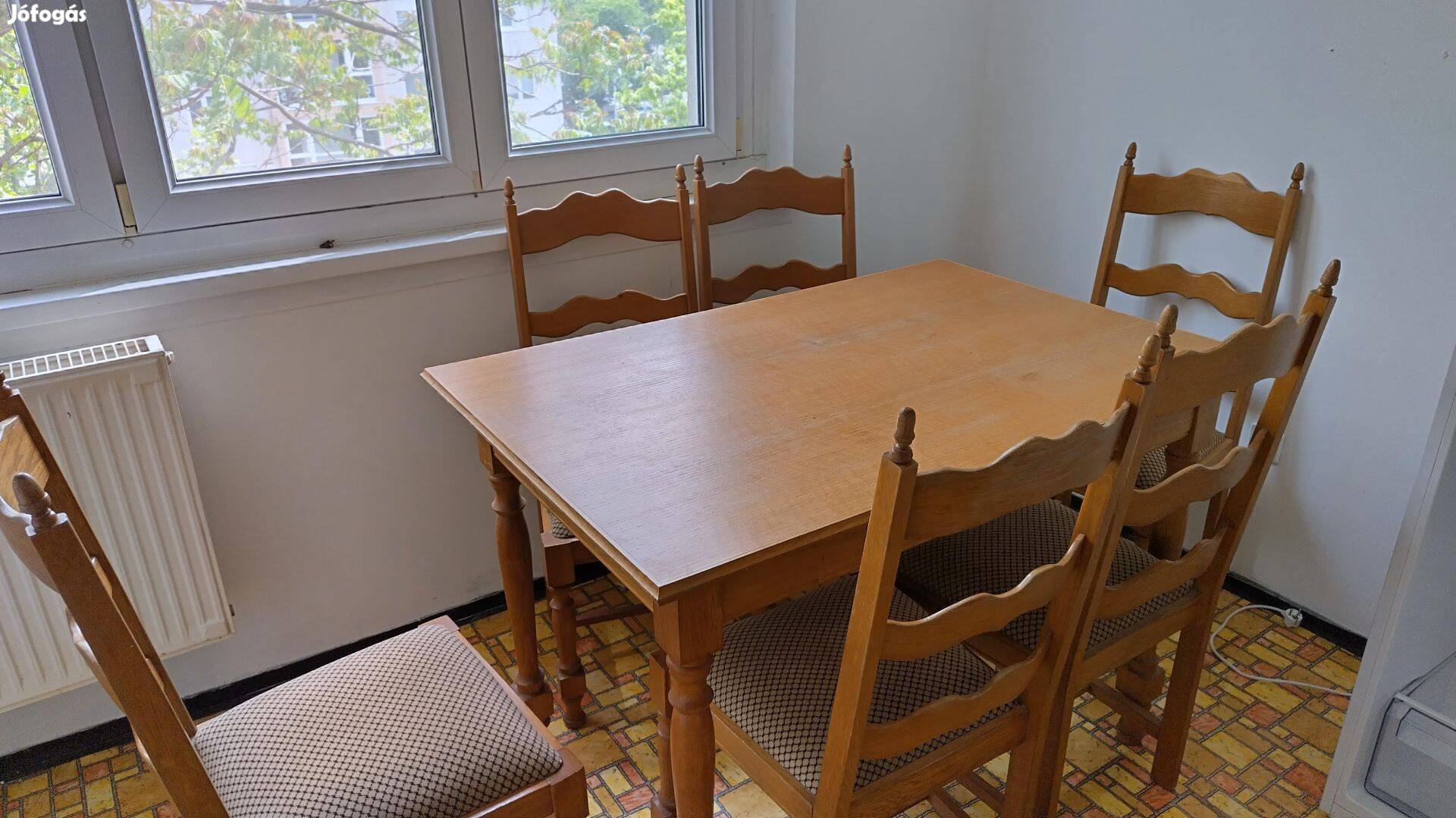 Eladó tölgyfa étkezőgarnitúra - étkezőasztal 6db kárpitozott székkel