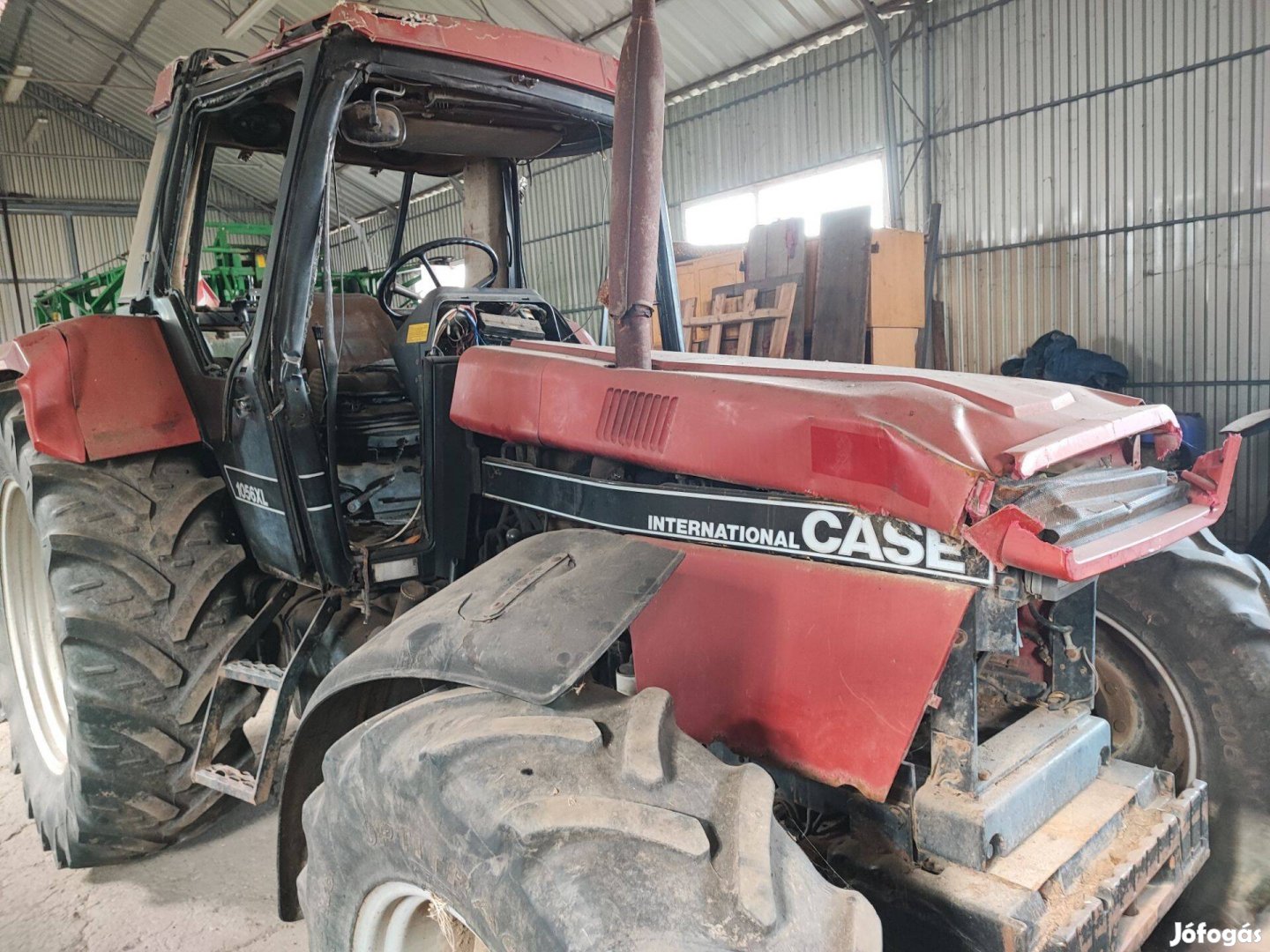 Eladó töröt Case traktor!