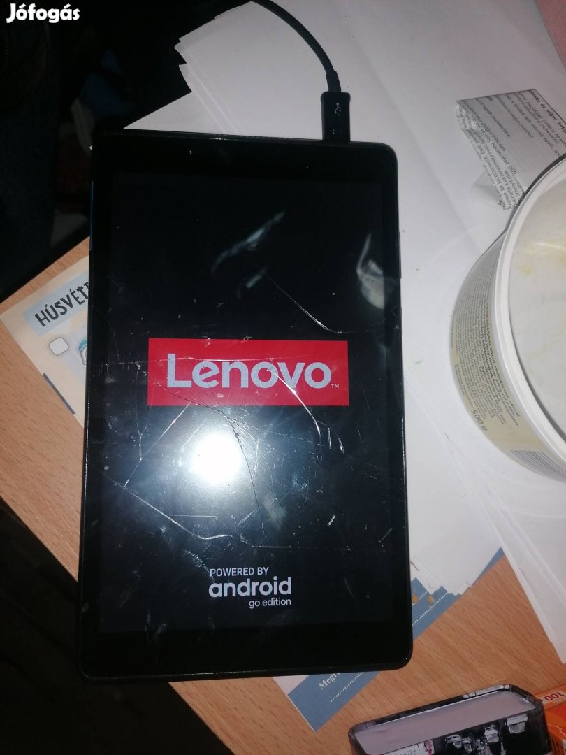 Eladó törött kijelzős Lenovo tablet 