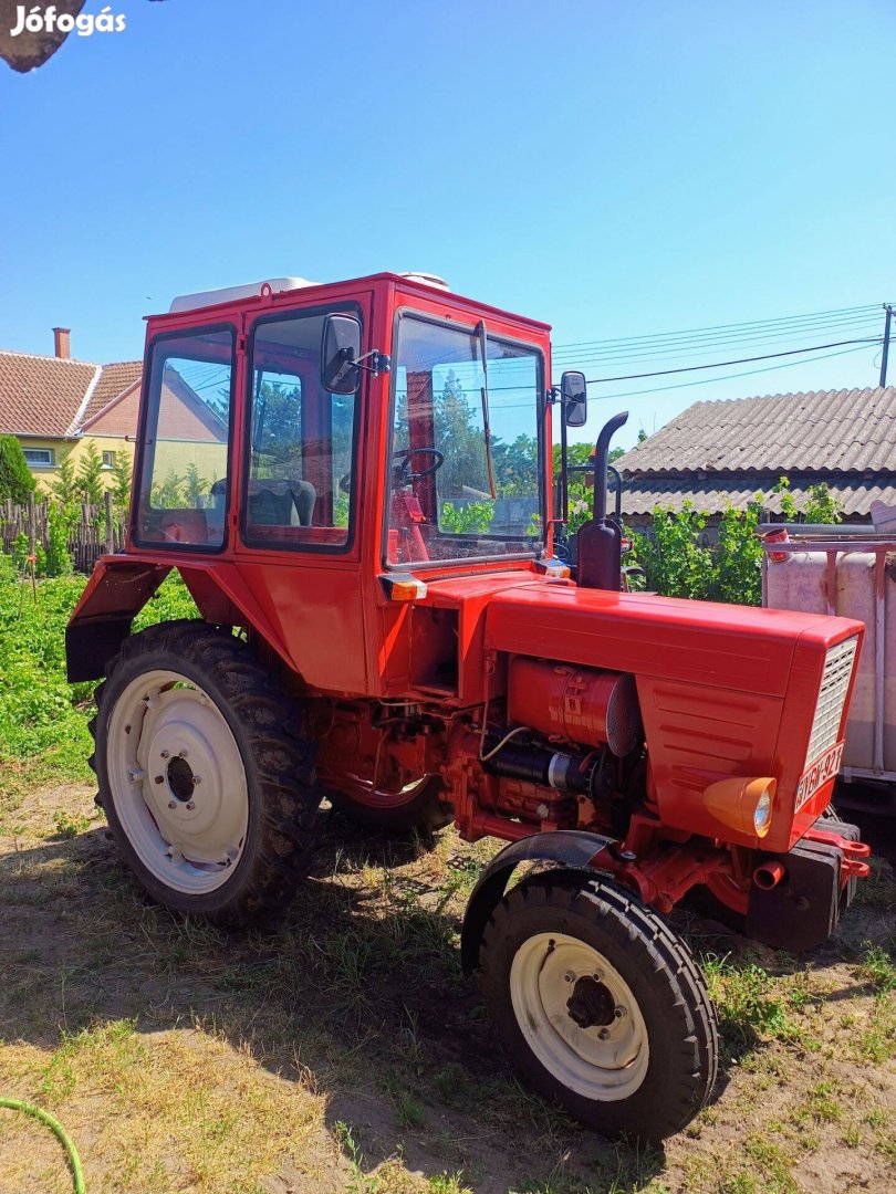 Eladó traktor