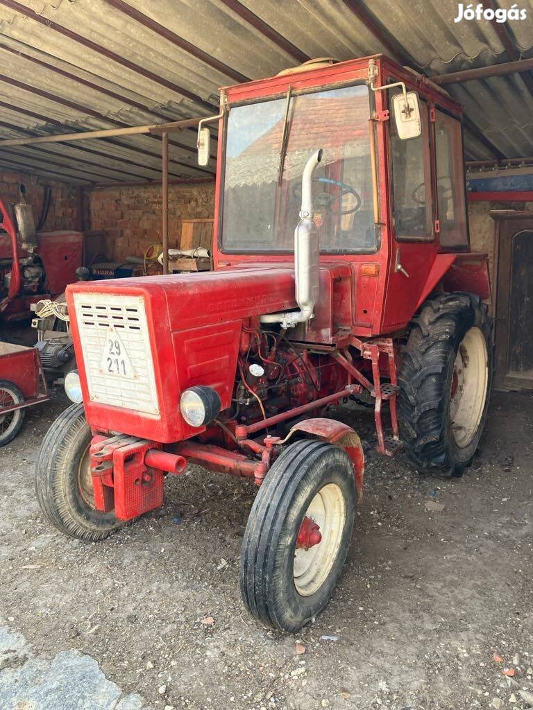 Eladó traktor