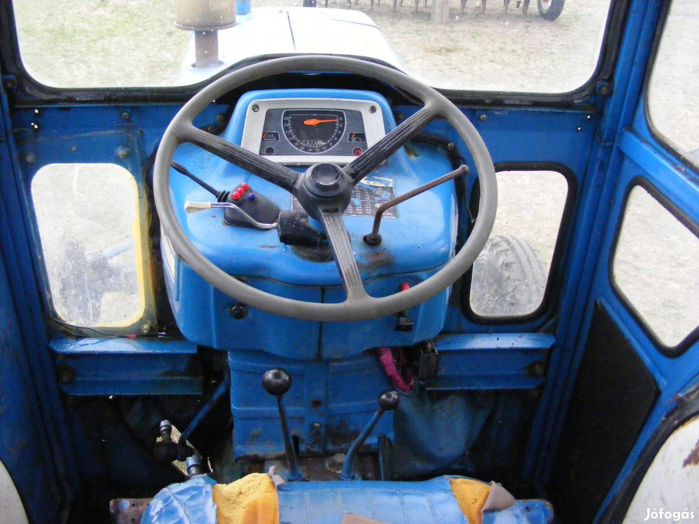 Eladó traktor Ford 3000