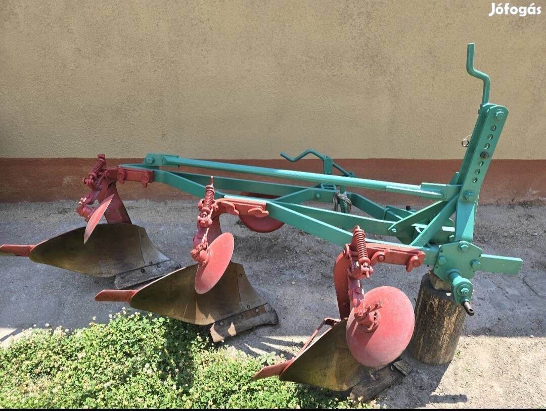 Eladó traktor eke