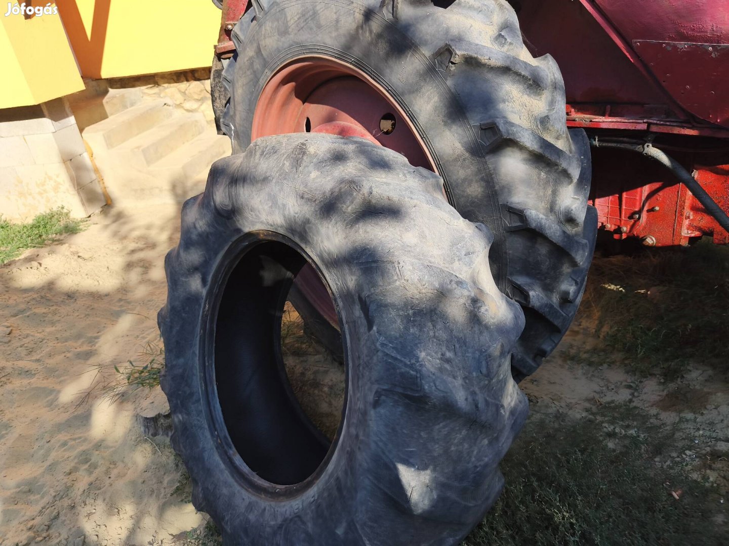 Eladó traktor gumi 14.9-R24