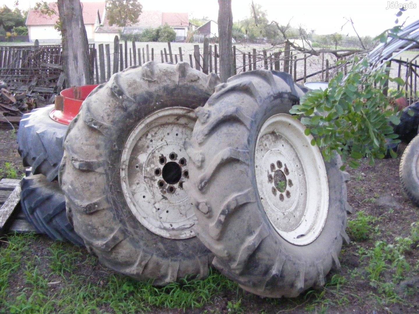 Eladó traktor kerék 14 R28 Kléber 14-28