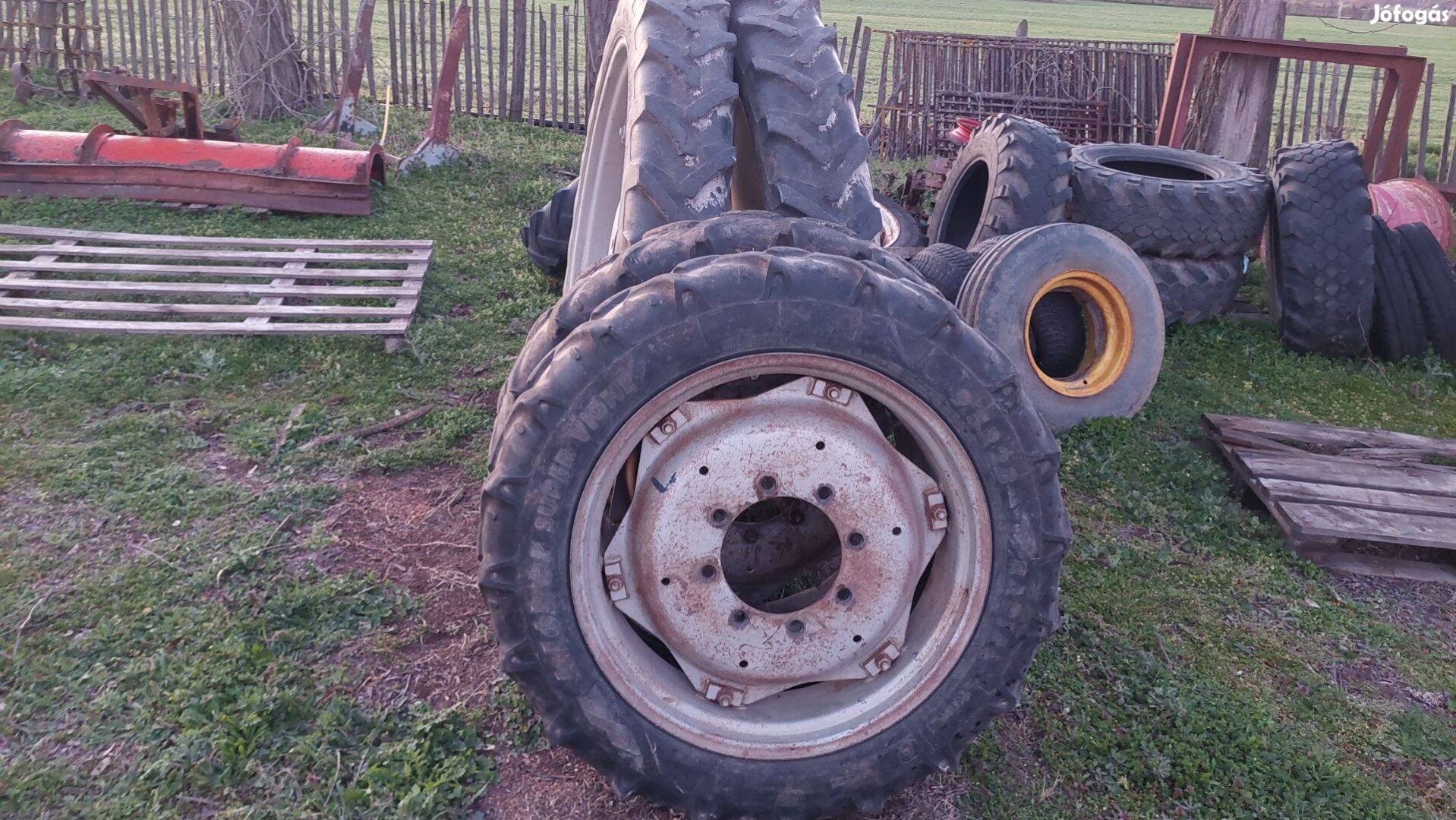 Eladó traktor kerék 9.5R28 Kléber